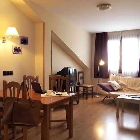 Hotel Y Apartamentos Arias Navia Bilik gambar