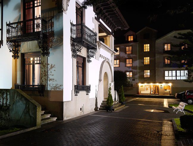 Hotel Y Apartamentos Arias Navia Luaran gambar
