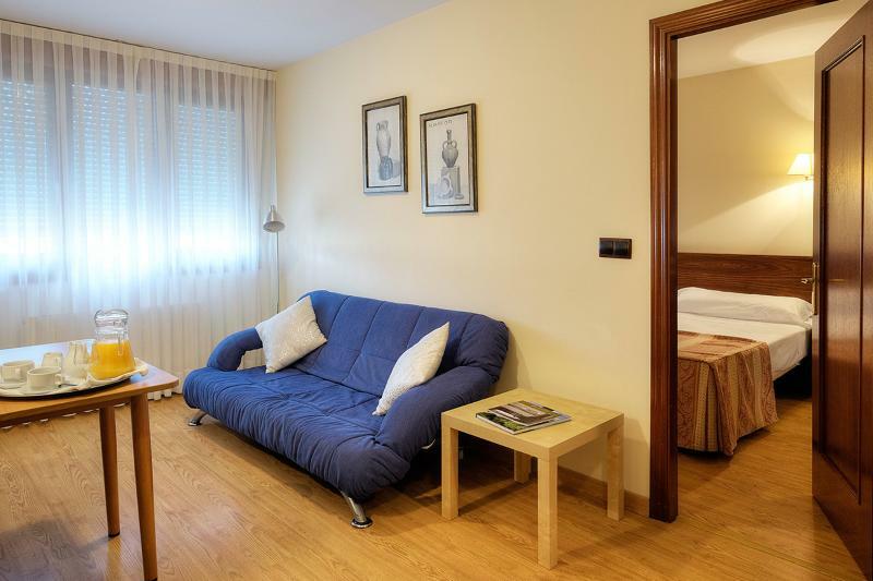 Hotel Y Apartamentos Arias Navia Luaran gambar